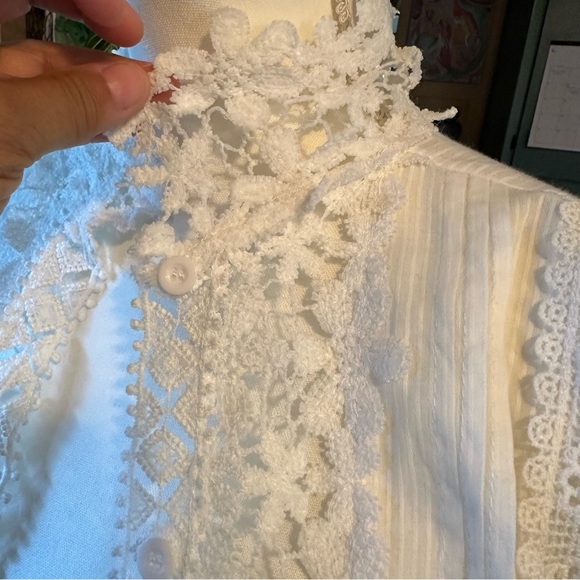 Spool 72 Goddess lace blouse - Picture 3 of 13
